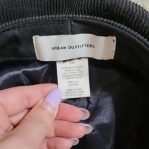 *SOLD* Urban Outfitters Black Corduroy Newsboy Cap The Ringo Cap Retro Hat - Picture 9 of 11